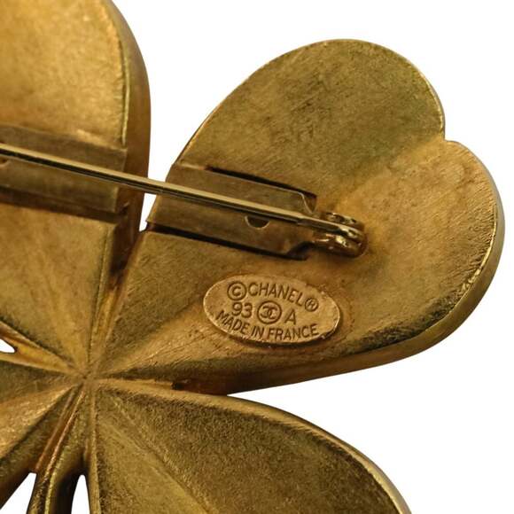 CHANEL Vintage Gold Logo Brooch - Picture 8 of 14